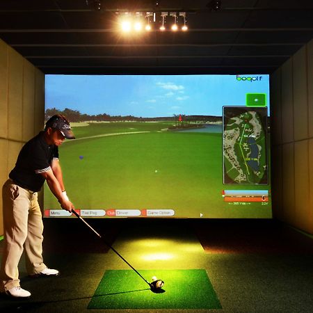 Ksl Hotel & Resort Johor Bahru Kültér fotó Golf simulator
