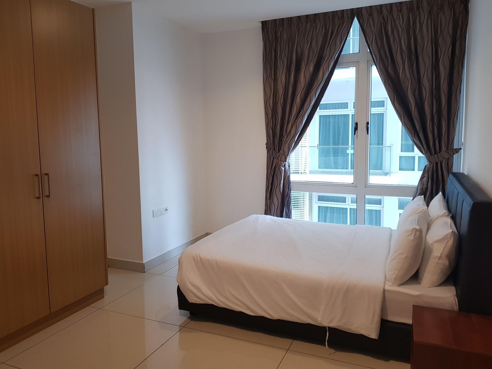 Ksl Hotel & Resort Johor Bahru Kültér fotó A bedroom in a condominium