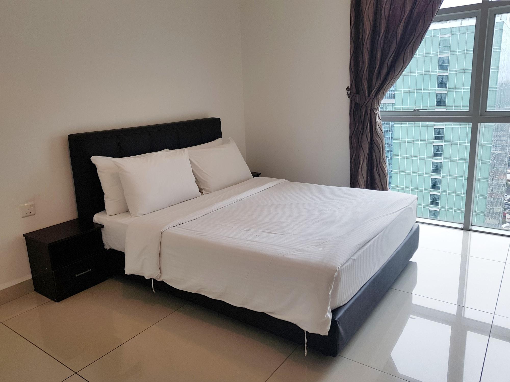 Ksl Hotel & Resort Johor Bahru Kültér fotó A bedroom in a hotel