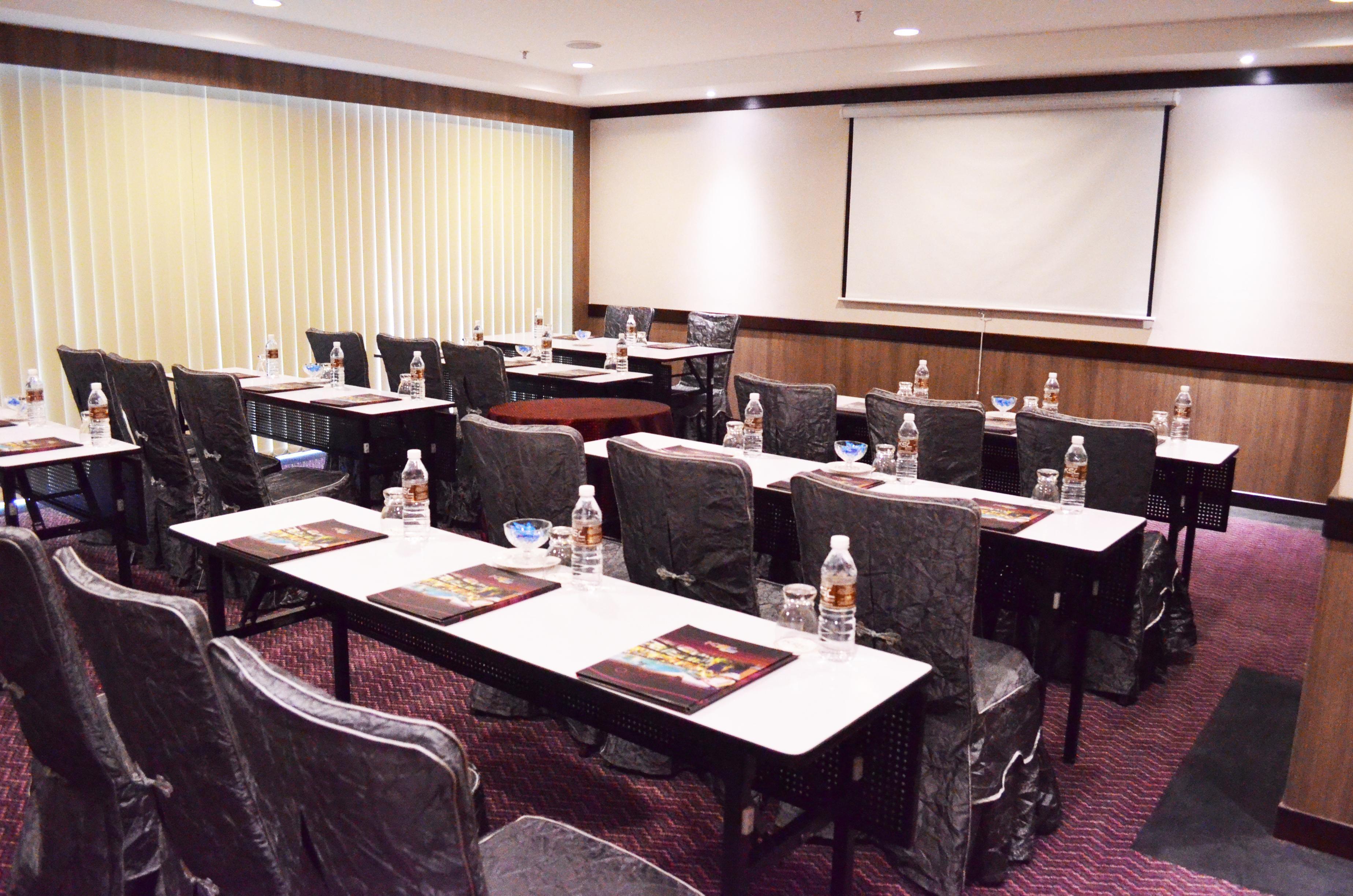 Ksl Hotel & Resort Johor Bahru Kültér fotó The meeting room of the hotel