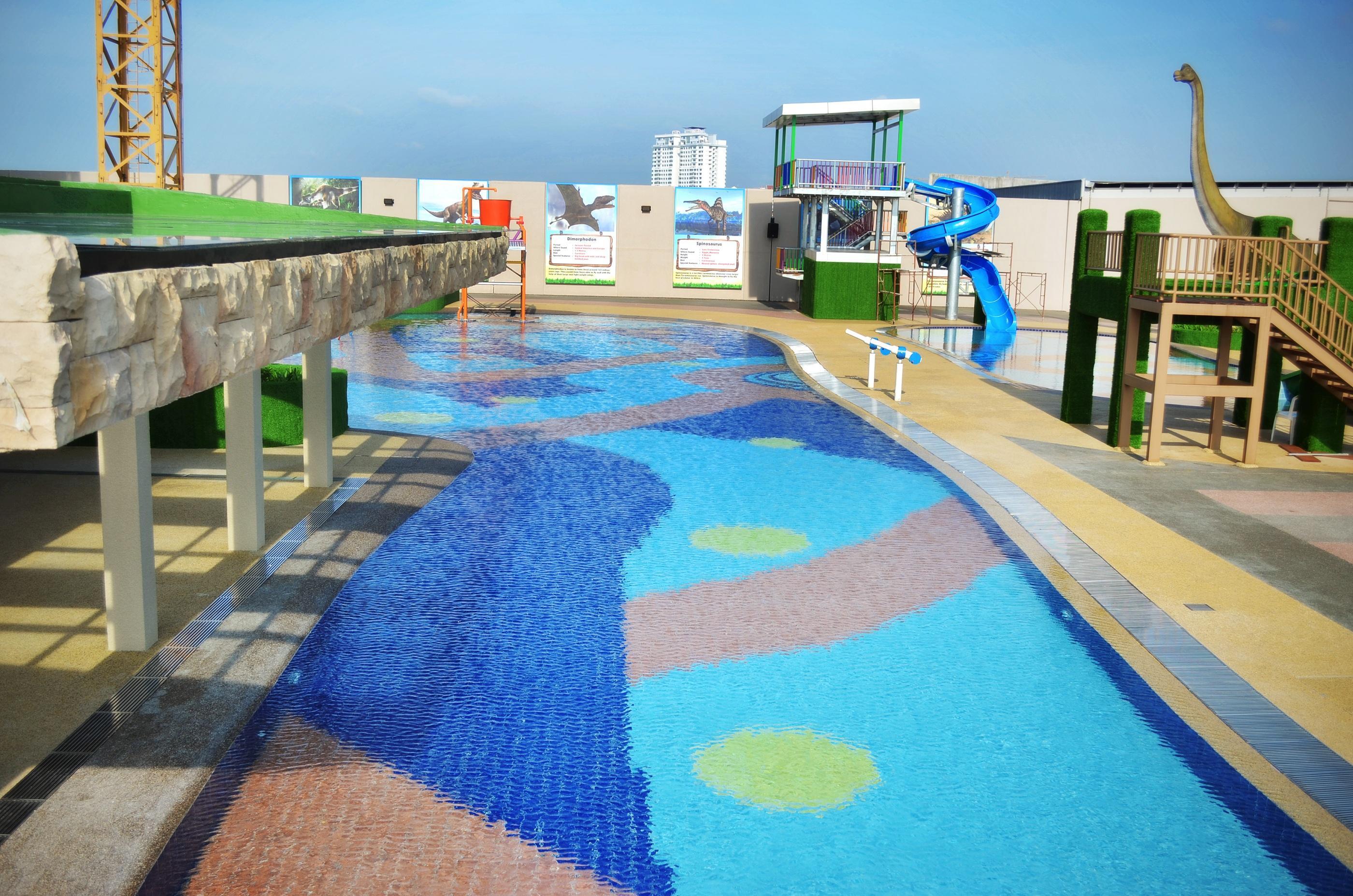 Ksl Hotel & Resort Johor Bahru Kültér fotó The park's swimming pool
