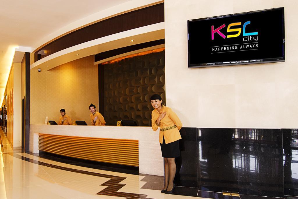 Ksl Hotel & Resort Johor Bahru Kültér fotó Reception area