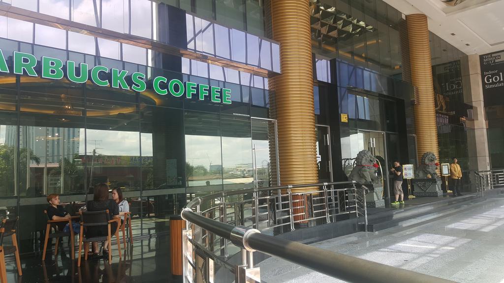 Ksl Hotel & Resort Johor Bahru Kültér fotó Starbucks Coffee in Bangkok