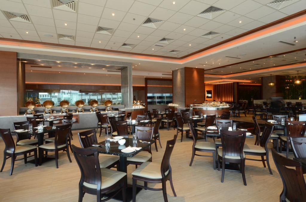 Ksl Hotel & Resort Johor Bahru Kültér fotó The restaurant