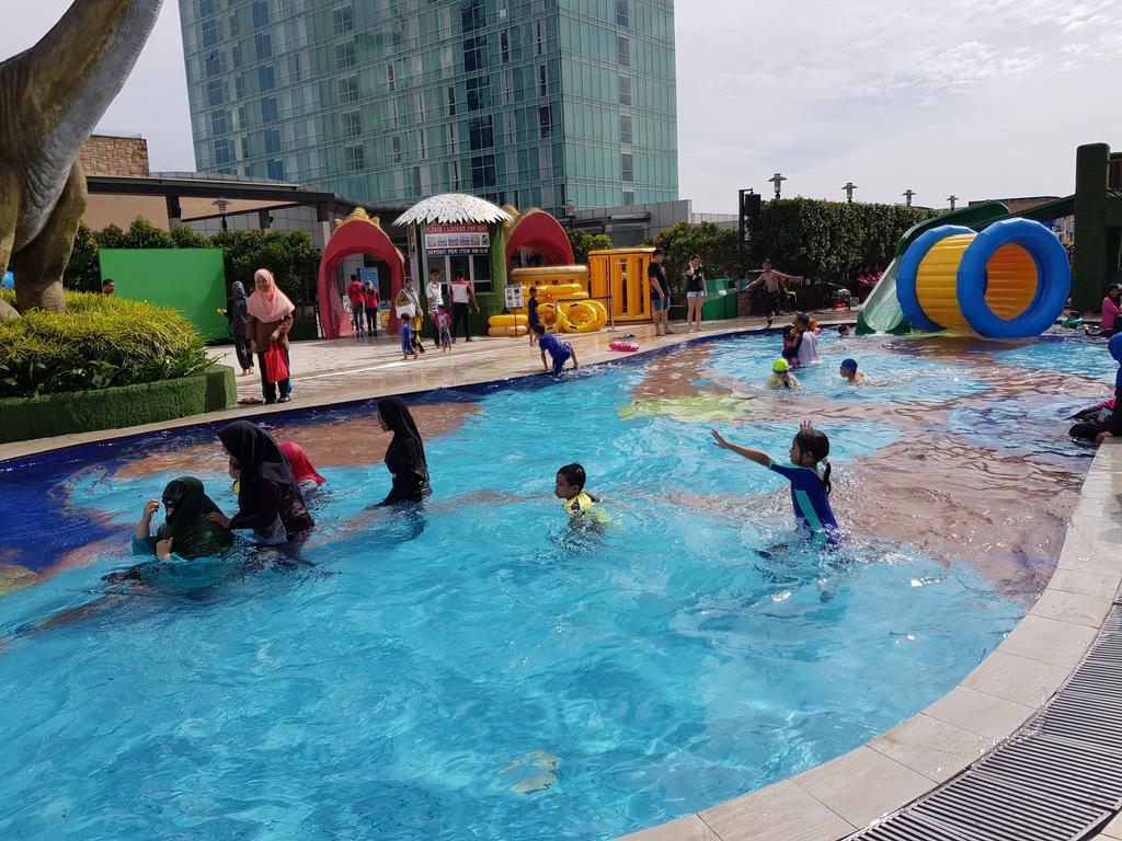 Ksl Hotel & Resort Johor Bahru Kültér fotó Swimming pool